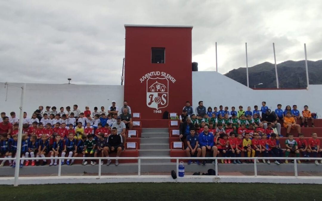 ⚽️ ¡Éxito rotundo en la I Jornada de Convivencia de Fútbol 8 del CD Juventud Silense! en el turno de mañana⚽